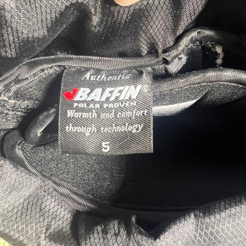 Baffin Cedar Junior SNTR-J027 Black Winter Snow Boots Youth Size 5 Polar Proven
